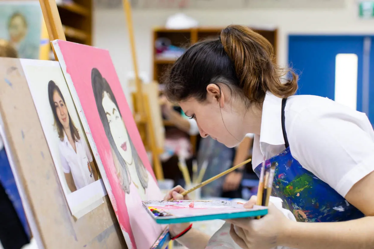 Exploring Art And Design Scholarships In European Schools.webp